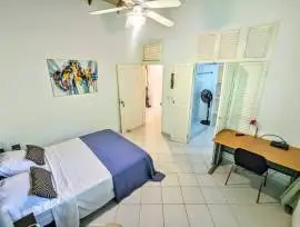 5BR villa plus 2 guest apts, solar powered B&B, own well