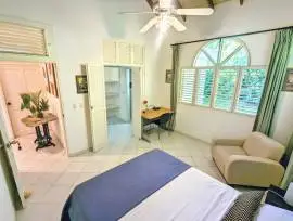 5BR villa plus 2 guest apts, solar powered B&B, own well